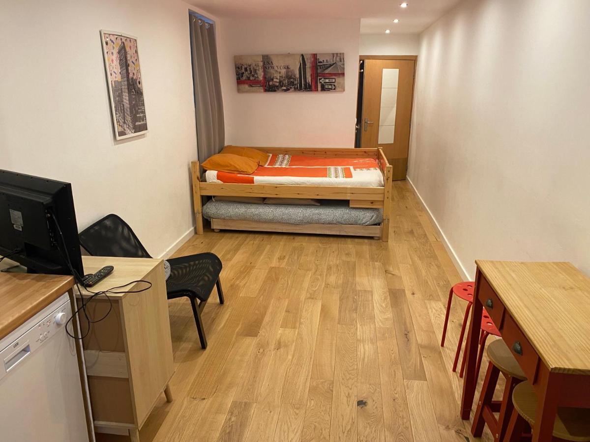 Paris Eiffel Tower Et Disney Apartments, Parkings Gratuits Et Securises, 10 Minutes Metro To Paris Nogent-sur-Seine Exterior foto